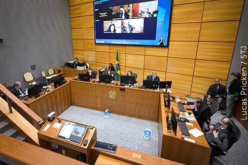 Capa da notícia: Terceira Turma aplica efeito retroativo à revogação da gratuidade de justiça